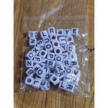 Korálek Plastové korálky s písmeny kostka 6 mm