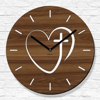 Hodiny DUBLEZ Kříž v srdci Dřevěné hodiny pro věřící Ořech