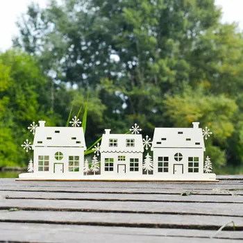Vánoční dekorace DUBLEZ Vánoční domky - dřevěná dekorace 45 x 15 cm bílá