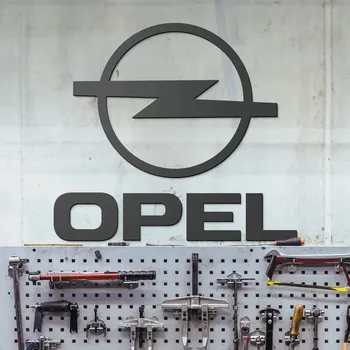 Obraz Dřevěné logo auta na stěnu - Opel, Antracitově-šedá | DUBLEZ