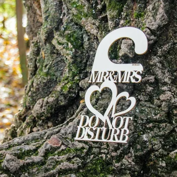 Svatební dekorace Svatební doplněk na dveře - Nerušit MR and MRS | DUBLEZ