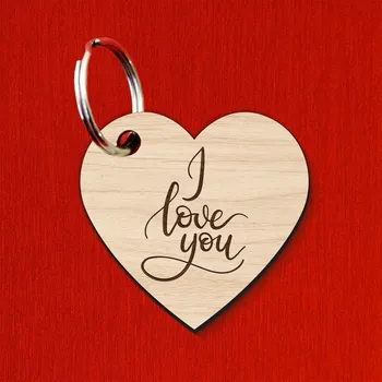 Dřevěný přívěšek na klíče - I love you | DUBLEZ