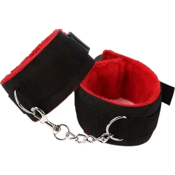 Erotická plyšová pouta na ruce s řetízkem - černo-červená