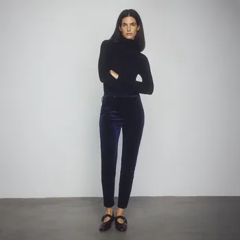 Dámské kalhoty Reserved - Velurové kalhoty - tmavomodrá - 7557D-59X - 7557D-59X-XS