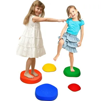 Dřevěná hračka Costway Balanční kameny stohovatelné kulaté 5ks Vícebarevná