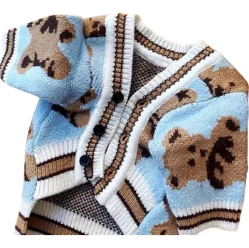 Obleček pro psa Svetřík pro psa s obrázky medvídků Velikost S Pro psy 1,5–2,5 kg 35 cm hrudník 25 cm délka Teplý pletený obleček se zapínáním na tři knoflíky modrá