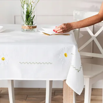 ubrus SUMMER Ubrus s výšivkou, 140x180 cm, barva 001 bílá