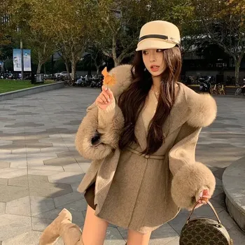 Dámský kabát Best Fashion Vlněný kabát s kapucí a širokým límcem z liščí kožešiny Velikost: M, Barva (Varianta): Kávová