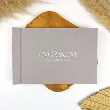 Fotoalbum Lovelu Rodinné fotoalbum - šedé - Naše společná cesta - bílé písmo