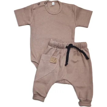 Kojenecká souprava Kazum Žebrovaná souprava body kr. rukáv + tepláčky Magic, bavlna, čokoládová Velikost: 56 (1-2m)