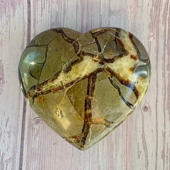 Septárie leštěná Madagaskar velké Srdce P8-15 cca 8,9 x 7,4 cm, 333 g