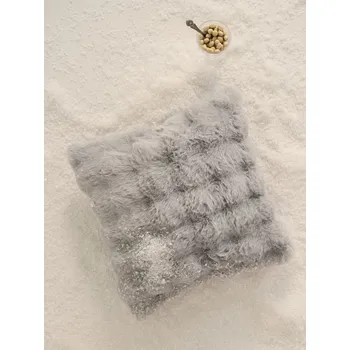 Povlak na dekorativní polštářek Sinsay - Povlak na polštář s umělou kožešinou - šedá - 5059Q-09X - 5059Q-09X-ONE-5