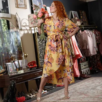 Dámské šaty Šaty s překřížením a potiskem Marylin Feltz žlutá/korálová 52