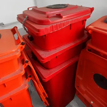 Popelnice Plastová popelnice, 240 l, kulatý vhoz a zámek - červená