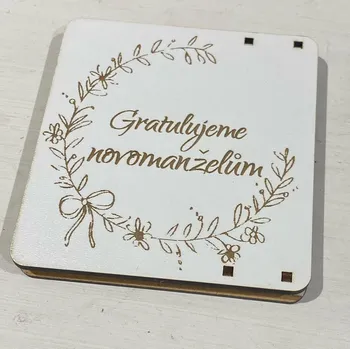 Žertovný předmět Mdeco Dřevěná krabička na peníze 10x10cm - Novomanželé