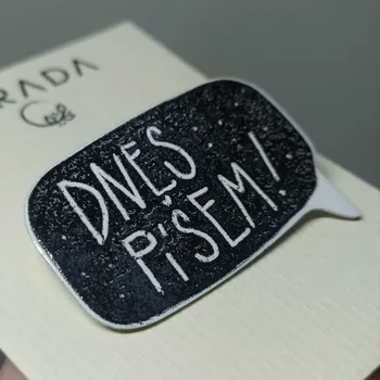 Brož Lucie Horáková Brož smaltovaná - dnes píšem