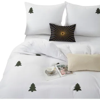 Povlečení VÁNOČNÍ POVLEČENÍ Z MIKROVLÁKNA SE VZOREM STROMEČKŮ 140x200 + 1 POVLEČENÍ NA POLŠTÁŘ SOUPRAVA