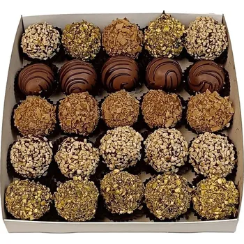 Dárkový potravinový koš Jahody v čokoládě s oříšky – luxusní dárková krabička Velikost produktu: Malá 0,40 kg