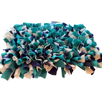 Hračka pro psa Čmuchacíkoberečky.cz® Čmuchací kobereček extra hustý MODRO-BÍLO-TYRKYSOVÝ 182/30X