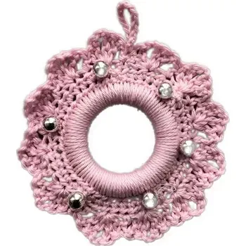 Věnec Dubový skřítek Háčkovaný mini věneček - drobná ozdoba s velkým kouzlem - růžový
