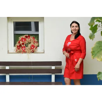 Dámské šaty Červené šaty Vlasta Barva: červená, Velikost: L, Barva výšivky: bílá