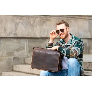 Paolo Peruzzi Italská kožená taška na notebook PERUZZI; hnědá