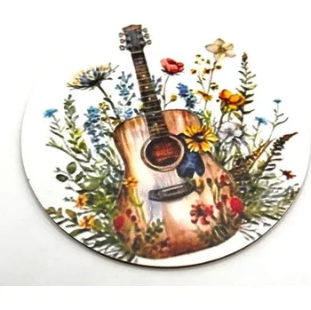 Dřevěný podtácek s kytarovým designem 2