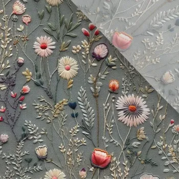 Designová podšívka vyšívané luční květiny potisk šedá Antonia