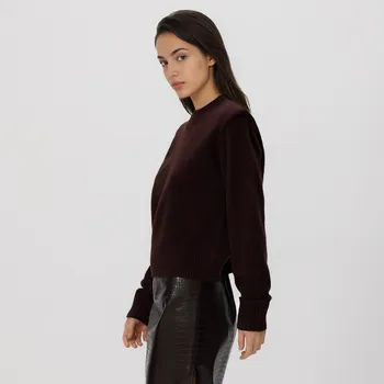 Dámský svetr Reserved - Sweter s vycpávkami na ramena - hnědá - 218GV-88X - 218GV-88X-L