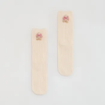 Dámské ponožky Reserved - Ponožky s vánoční nášivkou - béžová - 663FA-08X - 663FA-08X-35R