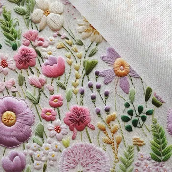 Flaušová kabátovina vyšívané květiny potisk Violet