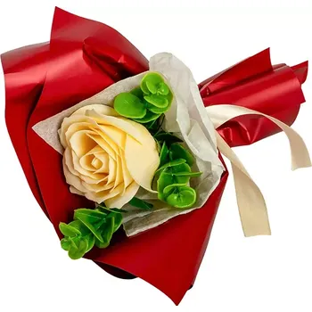 Mýdlo Růže krémová | Kytice bordó (Ručně balený pugét 22cm s krémovou růží, zabalený v luxusním obalu barvy bordó, doplněný o umělou zeleň, převázaný širokou mašlí. )