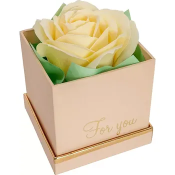 Mýdlo Velká Krémová Mýdlová Růže | Béžová dárková krabička (Luxusní velká krémová mýdlová růže v béžové dárkové krabičce se zlatým lemováním v rozměru 8x8x8cm je symbolem elegance a stylu. Dokonalý dárek pro každou příležitost.)