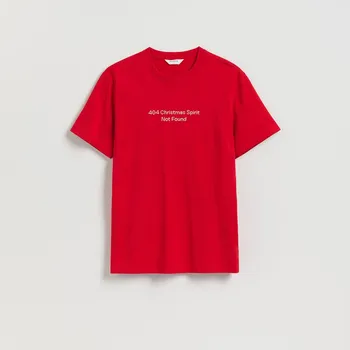 Pánské tričko Reserved - Tričko střihu regular s plastickým vánočním potiskem - ostře červená - 685HO-29X - 685HO-29X-L
