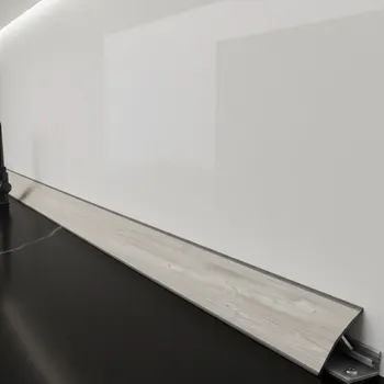 Kuchyňská pracovní deska Egger Těsnicí lišta Pinia Cascina / H1401 4000 mm