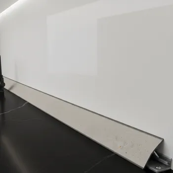 Kuchyňská pracovní deska Egger Těsnicí lišta Pietra Fanano světle šedý / F230 4000 mm