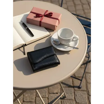 Peněženka Sinsay - Černá peněženka z umělé krokodýlí kůže - černá - 919EJ-99X - 919EJ-99X-ONE