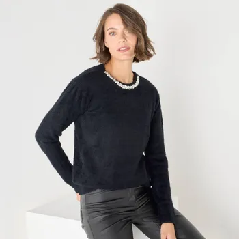 Dámský svetr Pulovr s kulatým výstřihem zdobeným štrasem černá 34/36