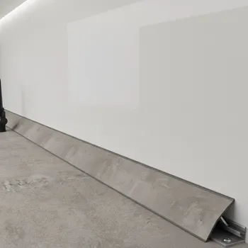 Kuchyňská pracovní deska Egger Těsnicí lišta Chromix Stříbrný / F638 4000 mm