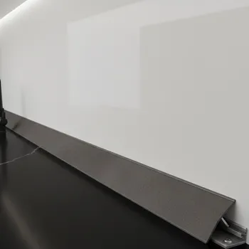 Kuchyňská pracovní deska Egger Těsnicí lišta Ocel šedá antracitová / F620 4000 mm