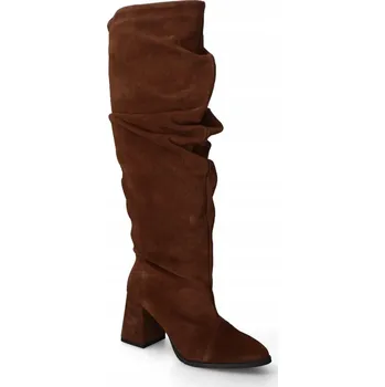 Dámské kozačky Dámské semišové kozačky na sloupkovém podpatku, nazouvací, s nařasením ZAZOO 4228 hnědé, velikost 38