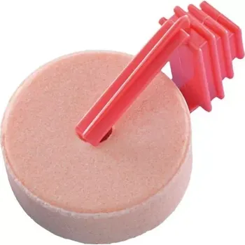 Krmivo pro hlodavce Nobby minerální kámen pro hlodavce s jódem + úchytka 78g