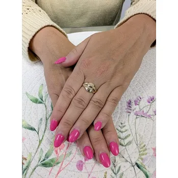 Prsten Zlatý prsten s gravírováním Velikost prstenu: 55, Váha: 2,90gr, Ryzost: 14kt (585/1000)