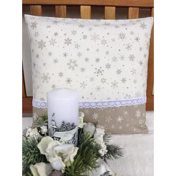 Povlak na dekorativní polštářek Povlak na polštář 40 x 40 cm – béžové vločky na bílé s krajkou | Ruční výroba (Rozměr: 40 x 40 cm)
