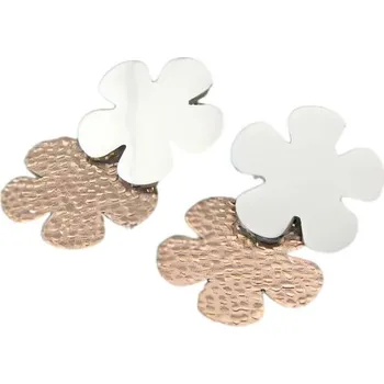 Náušnice Náušnice s květinovým motivem v kombinaci lesklé a strukturované plochy, 8,8 g.