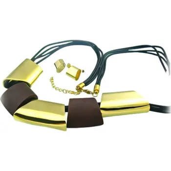 Souprava šperků Ocelový set s náhrdelníkem a náušnicemi, moderní design, rozměr náhrdelníku 720x2mm, ozdobné prvky 44x28mm.