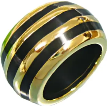 Prsten Ocelový prsten s černými a zlatými pruhy, elegantní design pro každodenní nošení. 54,4
