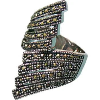 Prsten Ocelový prsten s moderním designem a elegantními liniemi, černá barva, velikost dle dostupnosti. 62,1