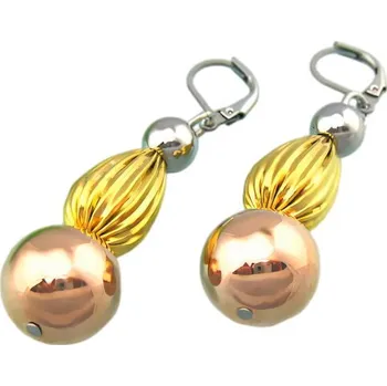 Náušnice Náušnice s lesklými koulemi a zlatými detaily, elegantní design pro každou příležitost.