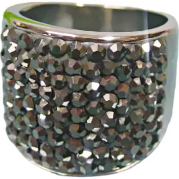 Prsten Prsten s černými krystaly a lesklým povrchem, elegantní design, moderní styl, velikost na dotaz. 59,5